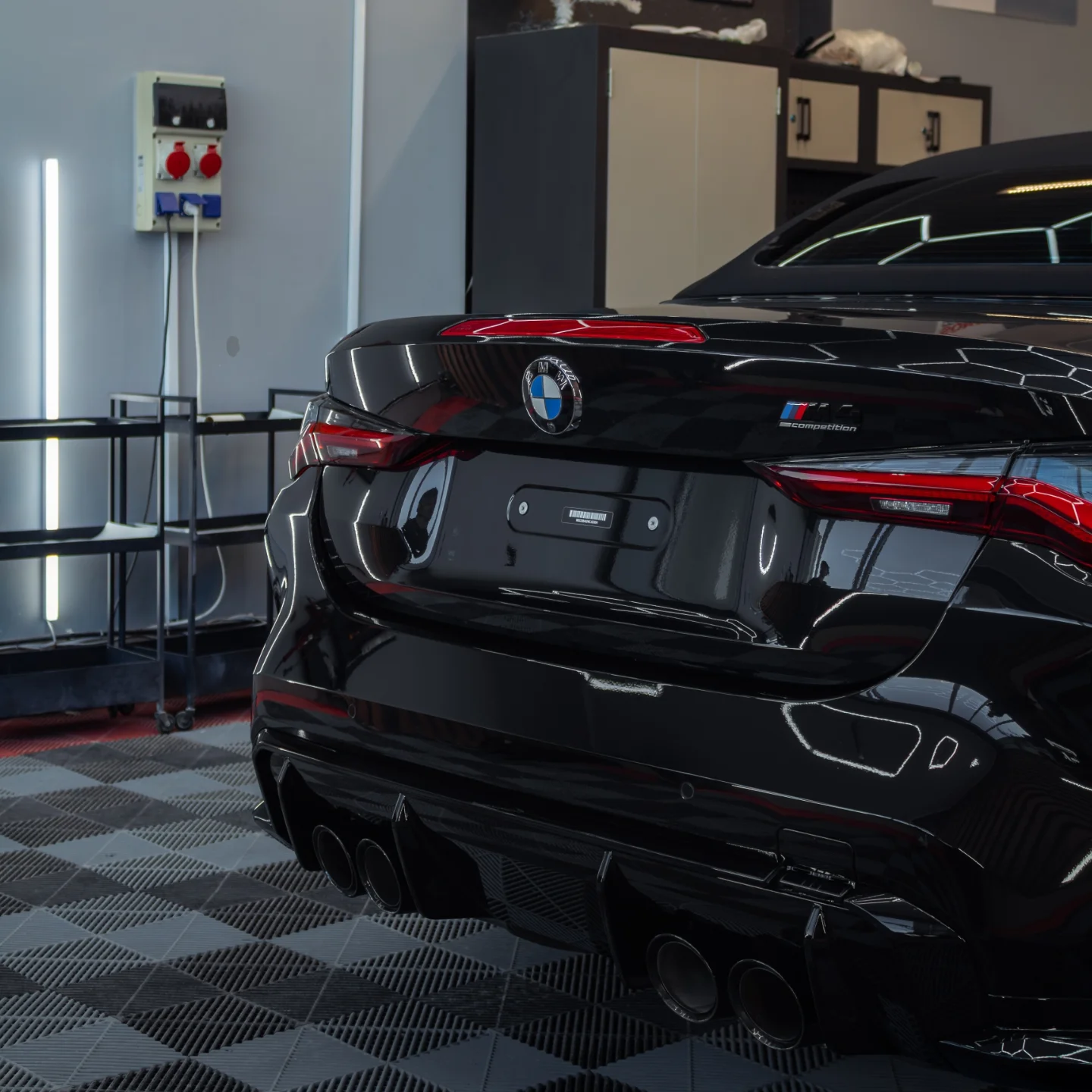 BMW M4 po 2 etapų poliravimo